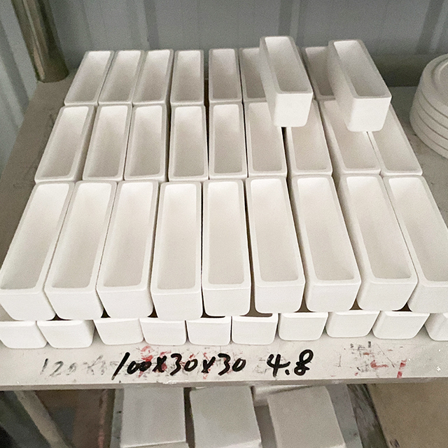 Lab Analysis Use Alumina Crucibles