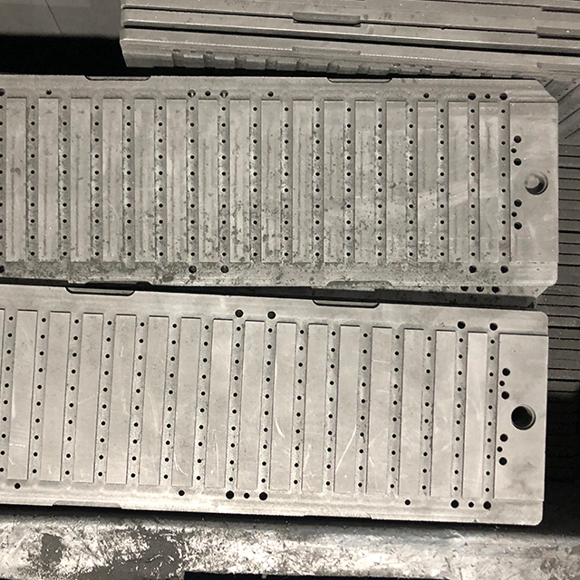 Stable Fuel Cell Bipolar Plates for Automotive Lithium Batteries