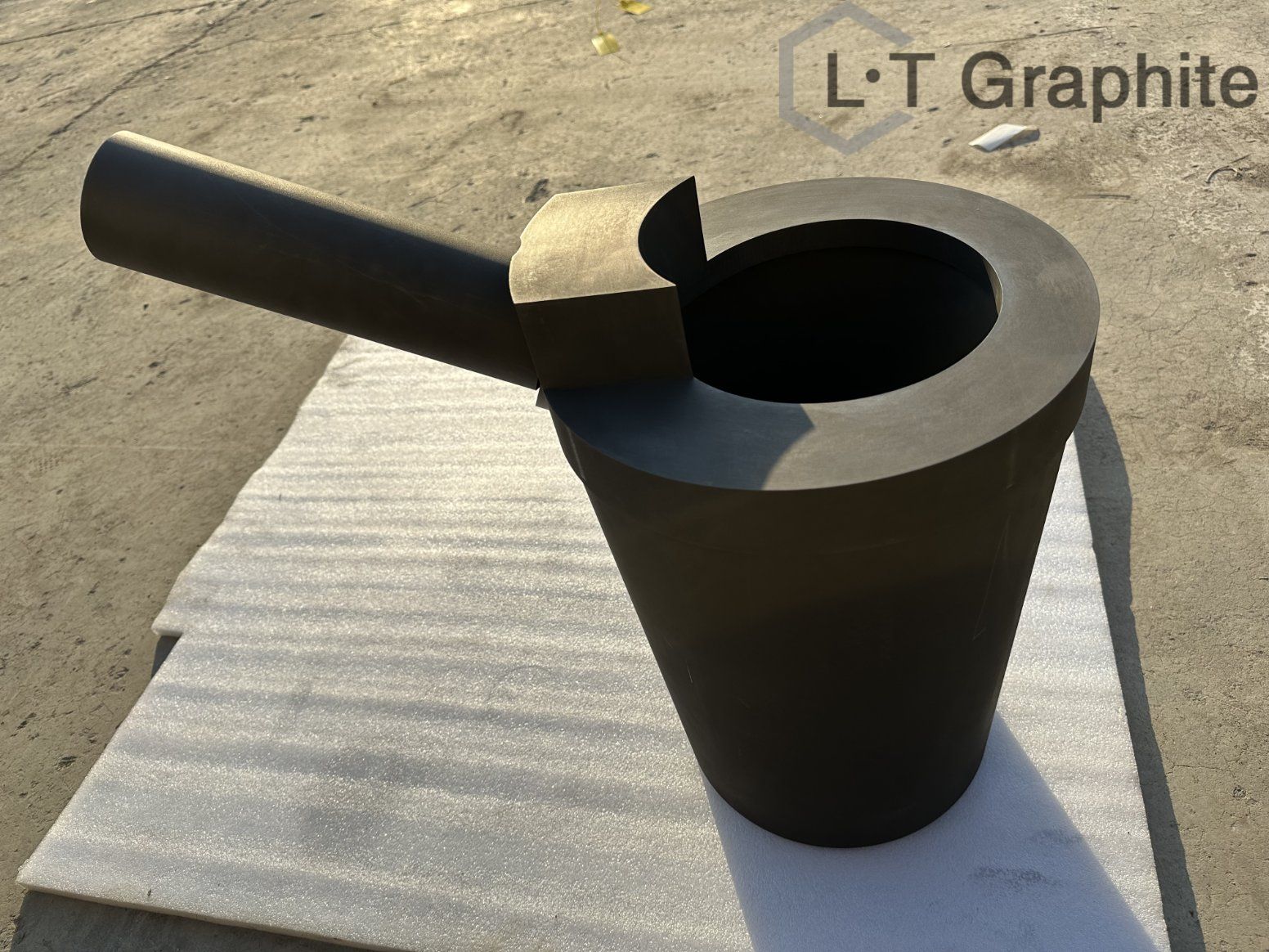 Customized Platinum Smelting Use High Purity Graphite Crucible