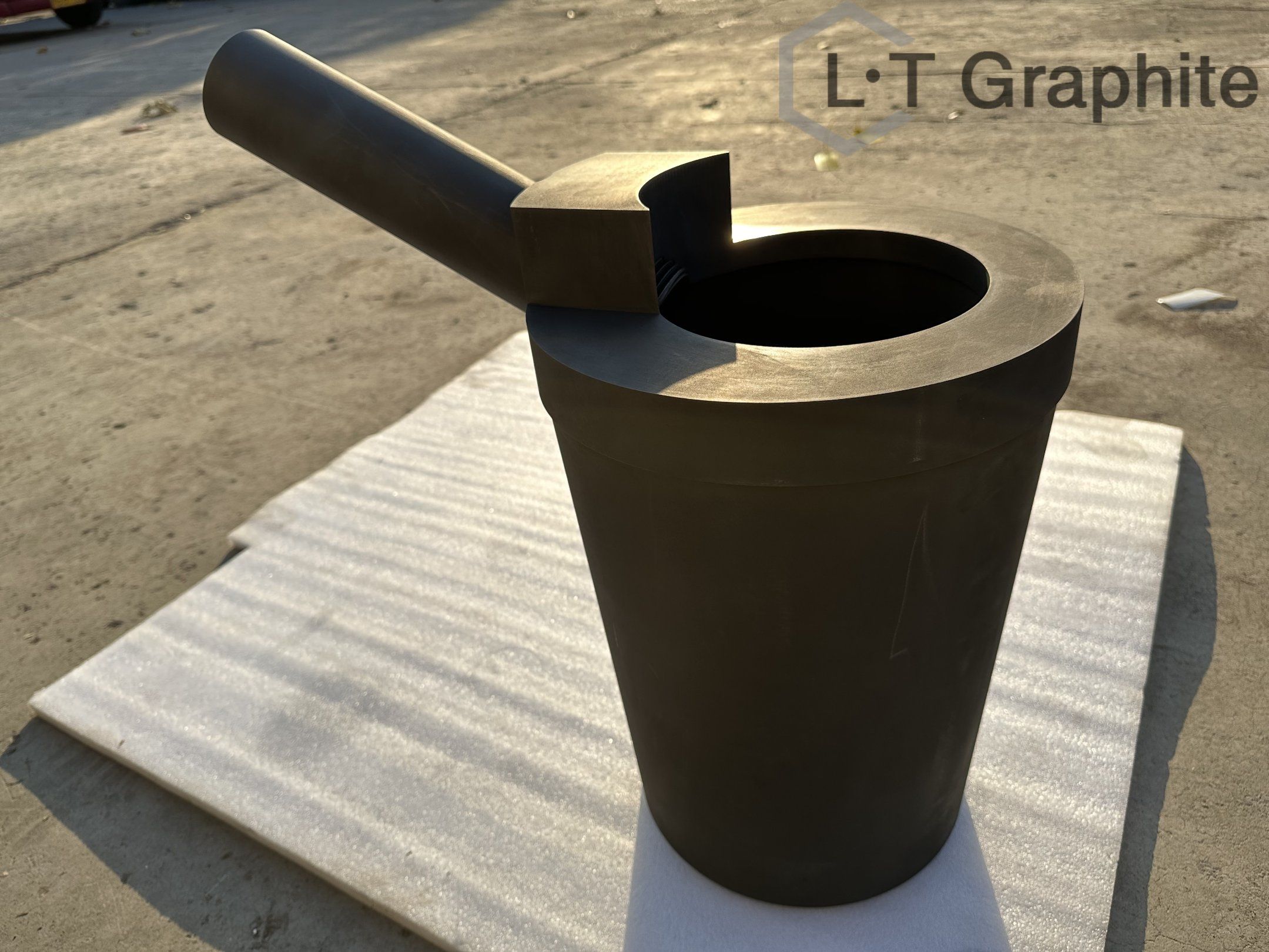 Cuatomized Platinum Smelting Use High Purity Graphite Crucible